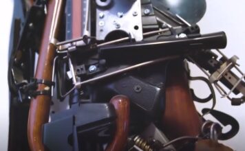 Topladığı çöpleri müzik aletlerine dönüştürdü